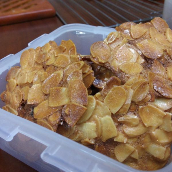 【烤箱甜點】一次就成功的杏仁瓦片：Rae Chen 一起做