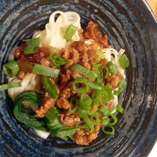 【粉豬兒】辣炸醬乾拌麵：Sakura Yang 一起做