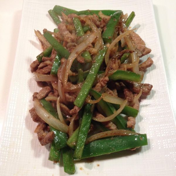 宅男大主廚 ─ 青椒炒牛肉絲 feat. 沙茶：Sylvie Liu 一起做