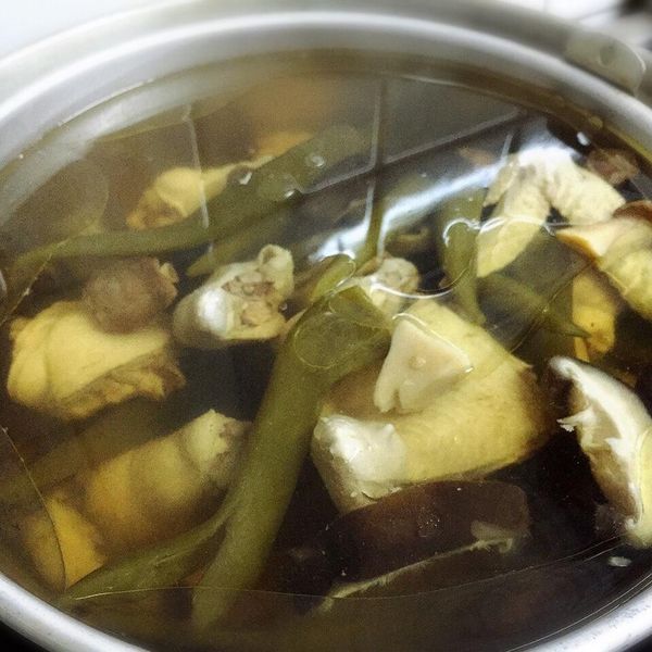 溫暖~剝皮辣椒雞湯：Cherrie Chan 一起做