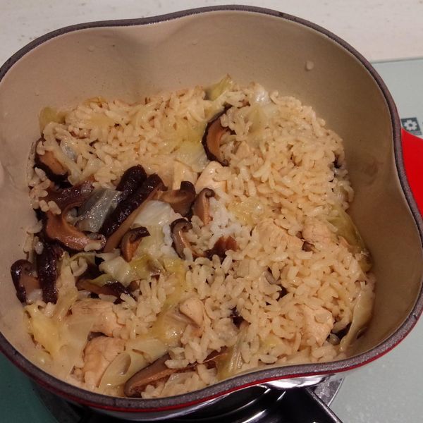 一鍋到底之香菇雞燉飯(鑄鐵鍋料理)：Icis Kuan 一起做