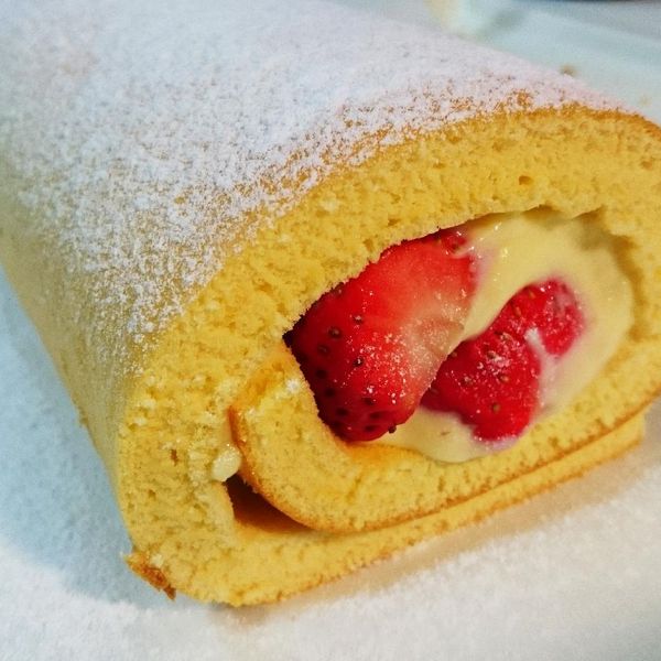 日式草莓棉花蛋糕卷 : Phoebe Liu一起做