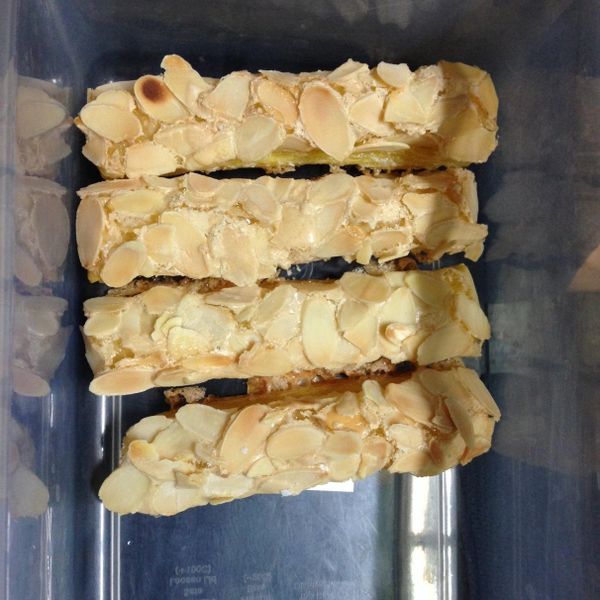 千層杏仁條 (起酥片) : Ho I-Ching一起做