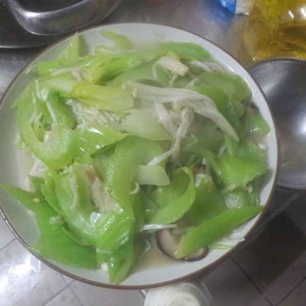 年菜自已做─長年金針─穀盛壽喜燒 : 李秋心一起做