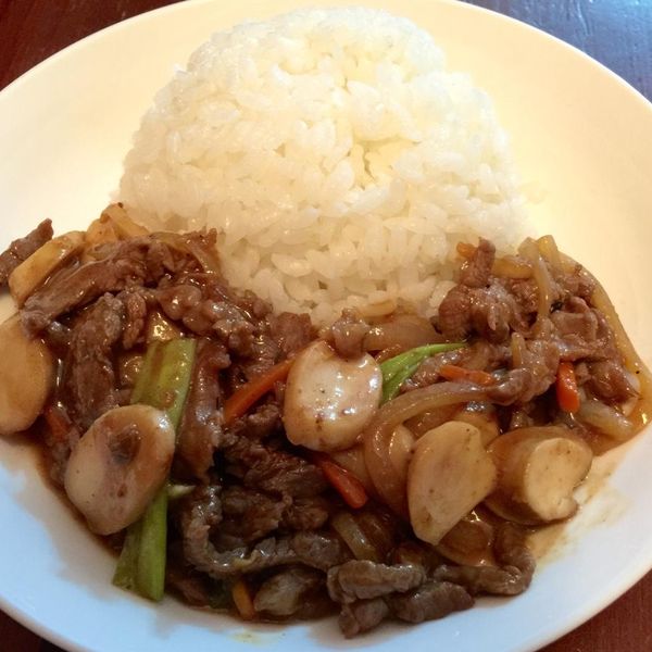 【得意的一天橄欖油】牛肉燴飯:Dannie Chang 一起做