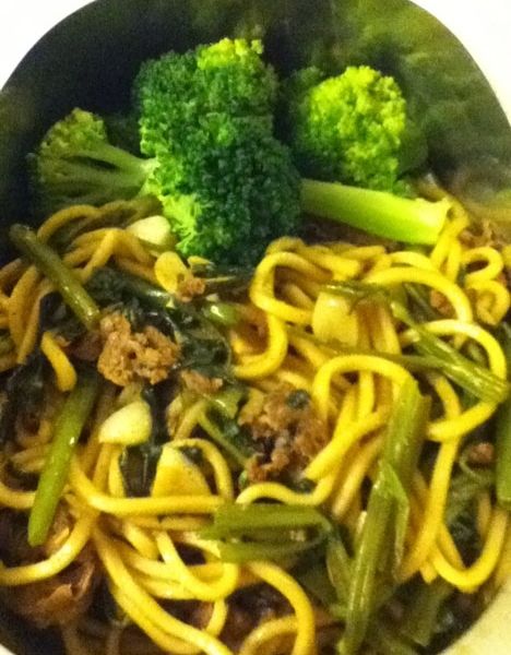 沙茶牛肉炒麵：雪小胖愛妻實驗廚房 一起做