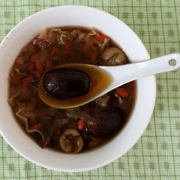 銀耳紅棗湯：olive 一起做