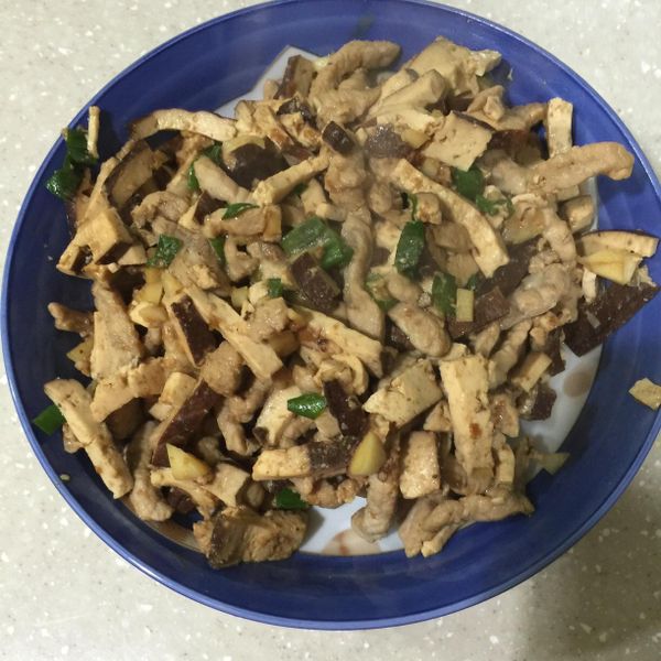 婆婆也誇獎。超簡單的豆干炒肉絲 ! : Judy Wu一起做