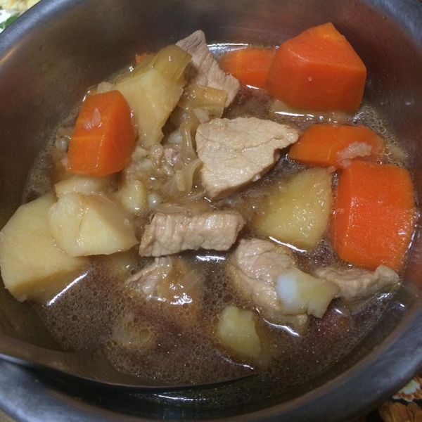 【妮小娜隨性煮】馬鈴薯燉肉 : 蘇鈺婷一起做