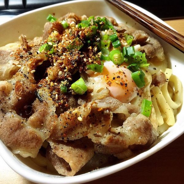 日式牛肉丼烏龍麵：張小昕 一起做