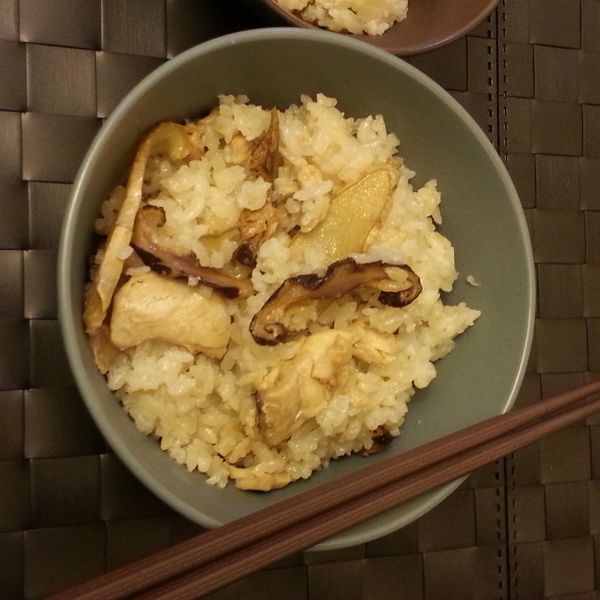 用電鍋煮"麻油雞飯"~香氣誘人好美味!!：利雯 一起做