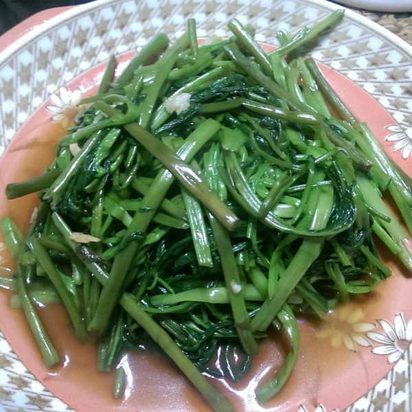 蒜香空心菜：Kerry Wu 一起做