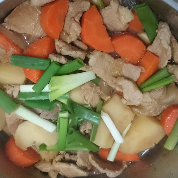 馬鈴薯燉豬肉：胡惠鈞 一起做