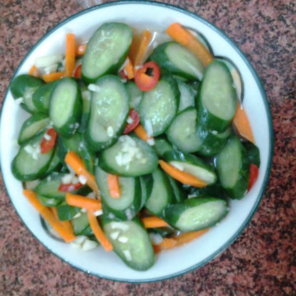 涼拌小黃瓜 : 王筱雅一起做