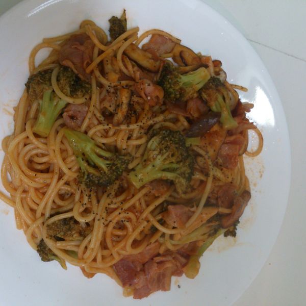 茄汁義大利麵：Li Wen Hu 一起做