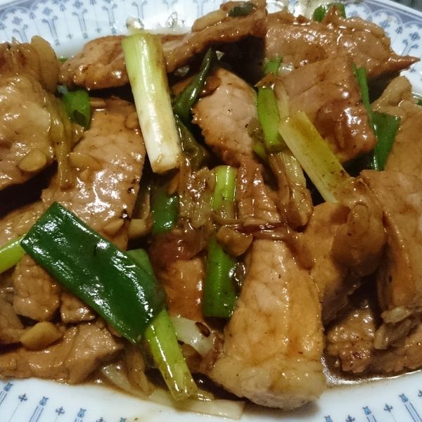 【蔥爆里肌肉】備料簡單。料理快速：Pei-Shan Jian 一起做