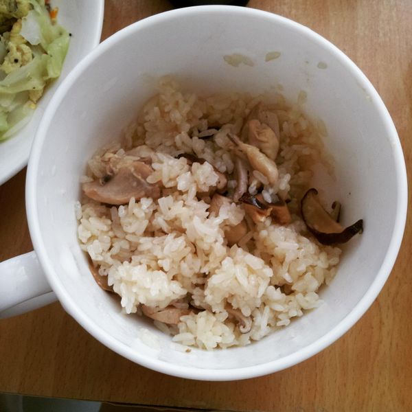 用電鍋煮"麻油雞飯"~香氣誘人好美味!!：Angel Chang 一起做