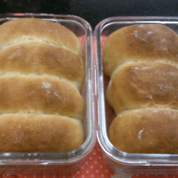 牛奶麵包。樂扣樂扣耐熱玻璃保鮮盒：Chia Chuan Liang 一起做