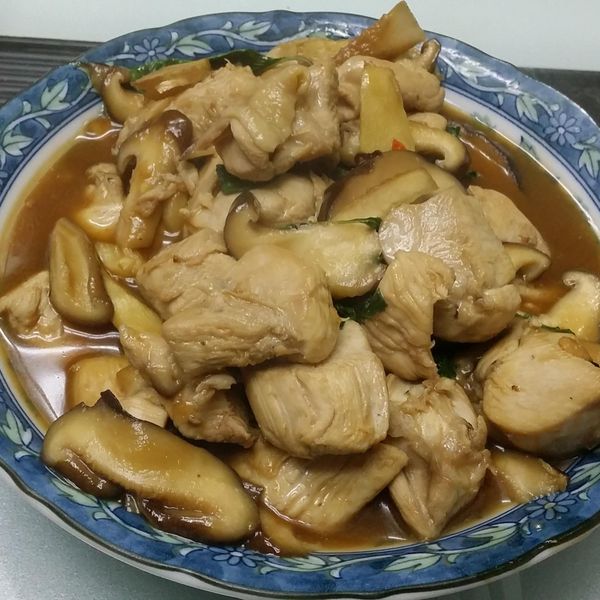 【厚生廚房】三杯杏鮑菇雞肉：Emma Min 一起做