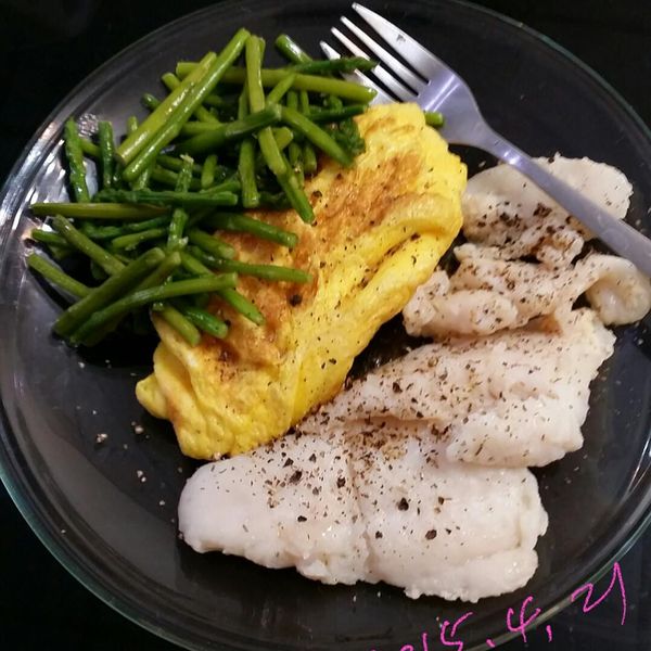 ♥肥肥舒的女王早餐♥起士歐姆蛋：伊的親子早餐日記 一起做