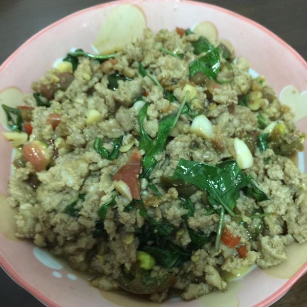 扒完三碗飯! 泰式打拋豬 食譜 : Karen Zhang一起做