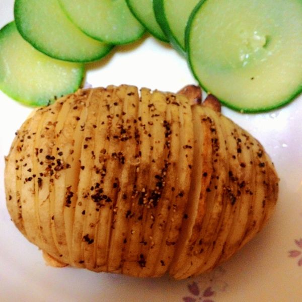 超簡單♥手風琴馬鈴薯♥(一般烤箱可烤)：Lily Huang 一起做