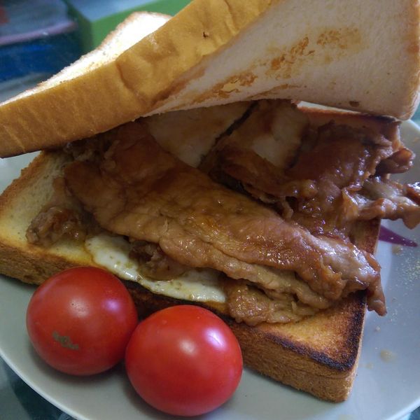 肉蛋土司　【深夜食堂X鮮食家】：呂怡玫 一起做