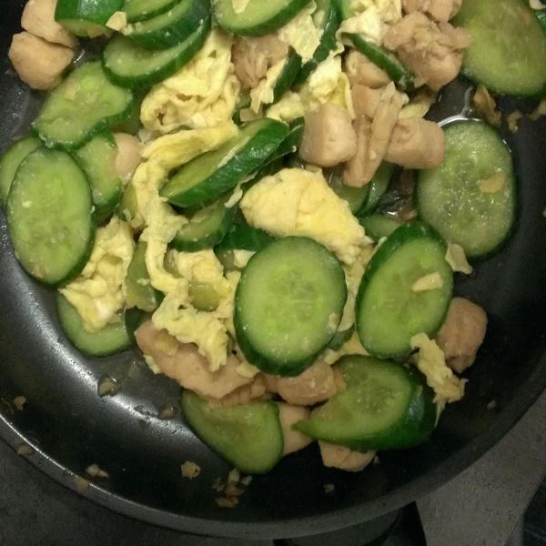 力力隨意煮-嫩炒黃瓜雞球 : Jessica Dai一起做