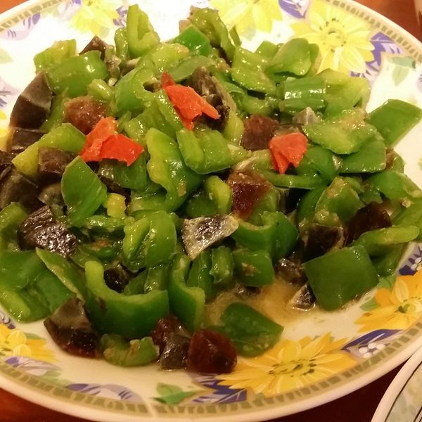 青椒炒皮蛋:二寶媽的廚房 一起做