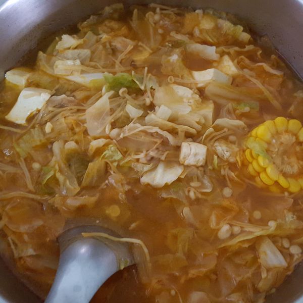 (超簡單) 泡菜豆腐鍋 : 金 嬡涃一起做