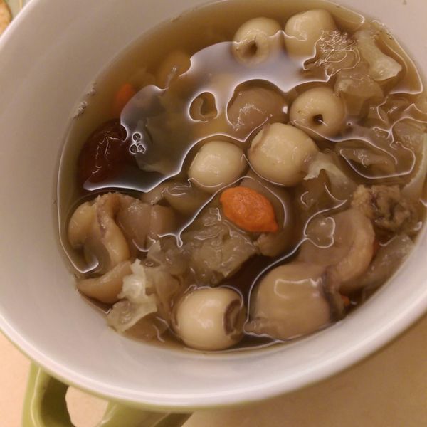 ㄚ曼達的廚房~【趁熱品嚐】蜂蜜蓮子白木耳湯：~※荔蒂貓※~ 一起做