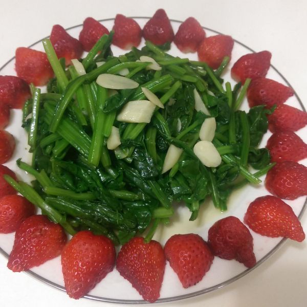 得意的一天橄欖油，炒波菜 : 徐詩怡一起做