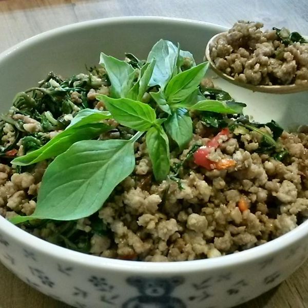 扒完三碗飯! 泰式打拋豬 食譜 : 李沁容一起做