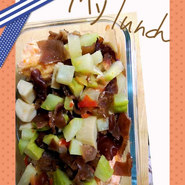 [吳媽媽拿手菜]蔬菜鮭魚炒飯：~※荔蒂貓※~ 一起做