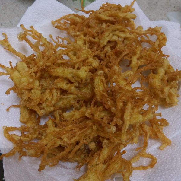 酥炸金針菇：林小豬 一起做