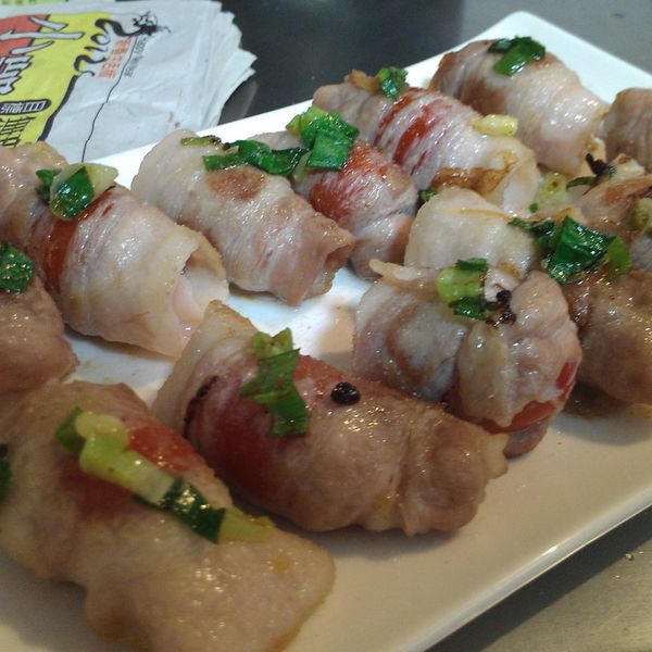 【深夜食堂】五花肉蕃茄卷（豚バラトマト巻き）：🐻優奈の黑暗料理🍽🧸 一起做