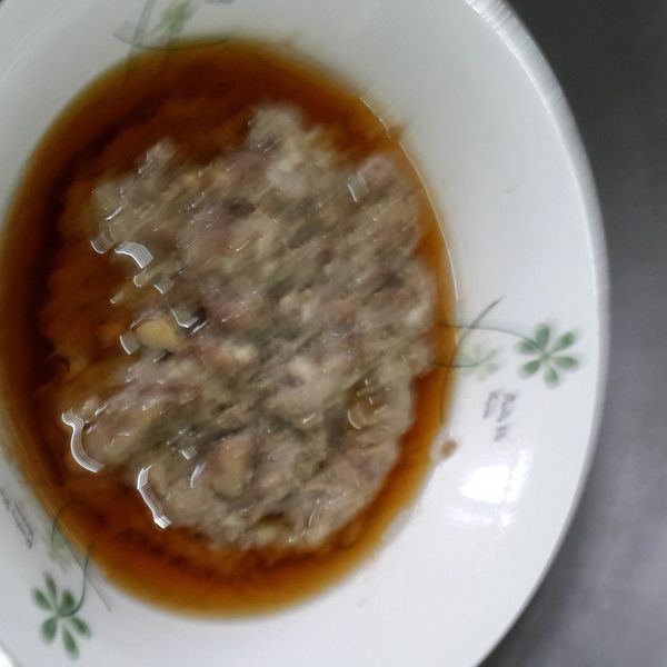 古早味蒸肉餅 : 饅頭杉菜一起做