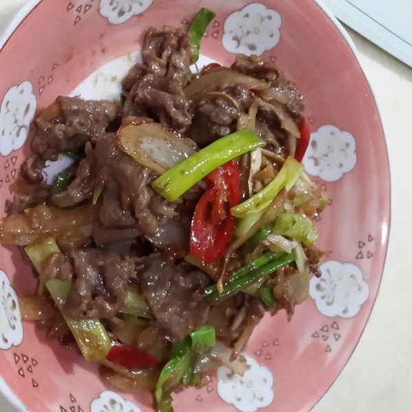 蔥爆牛肉：Hui-Yu Ku 一起做