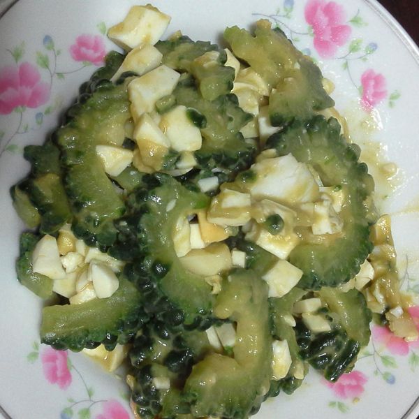 ㄚ曼達的廚房~鹹蛋山苦瓜：曾綵葳 一起做