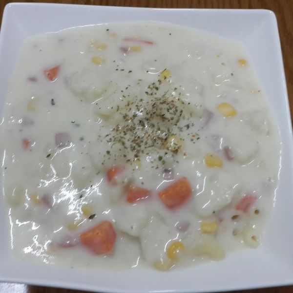 (自製白醬)奶油白醬筆管麵 : 饅頭杉菜一起做