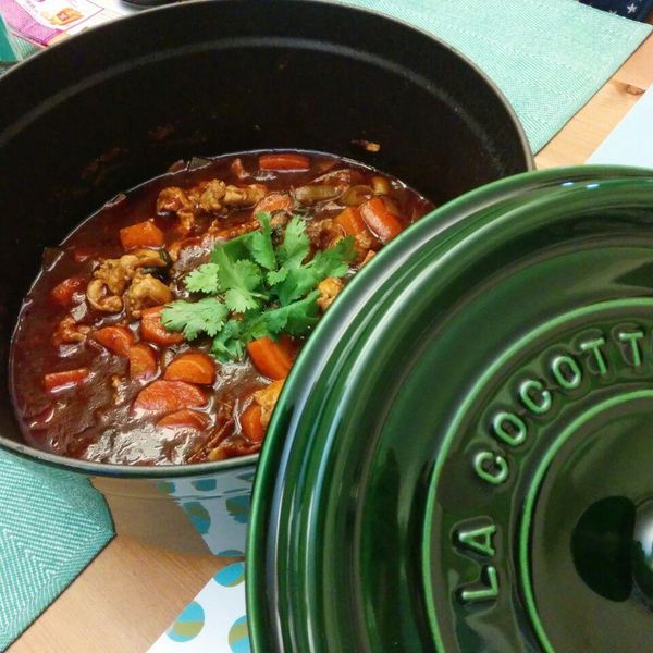 黑啤酒燉雞：Sheung2 一起做