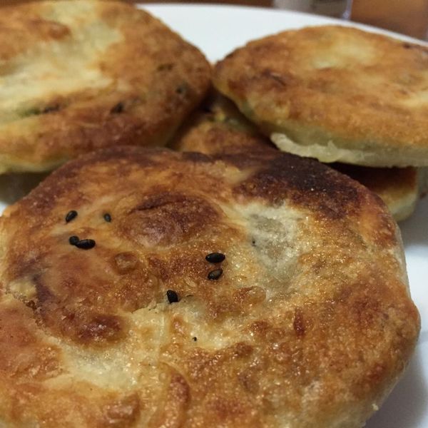 簡單做 ~ 蔥油餅：Helen 一起做