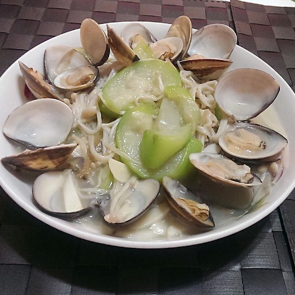 家常菜~蛤蜊絲瓜~ : 李龍杰一起做