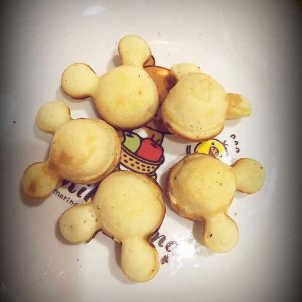 ㄚ曼達的廚房~米奇小蛋糕：黃小貓 一起做