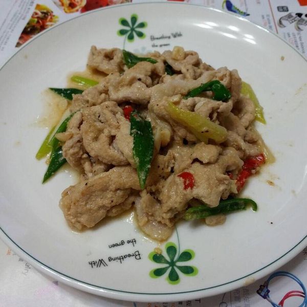 【蔥爆里肌肉】備料簡單。料理快速：Angela ～閒妻時間 一起做