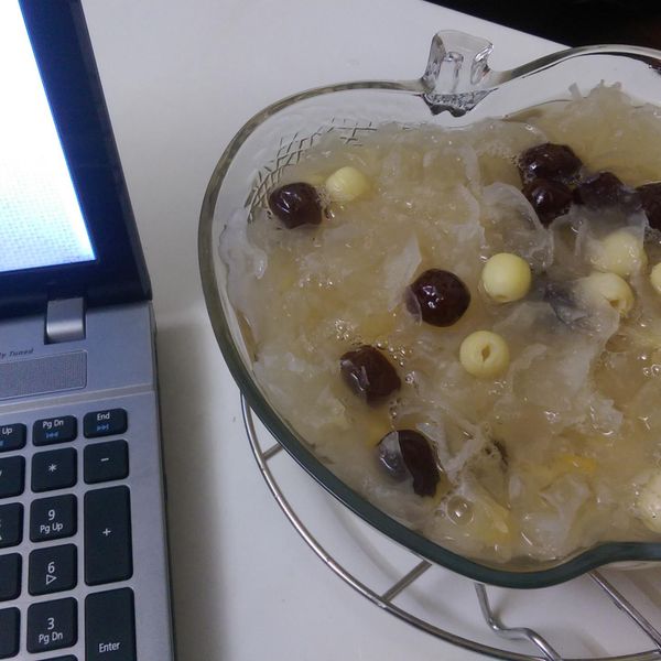 冰糖紅棗蓮子白木耳湯 : Vica Huang一起做