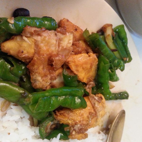 糯米椒炒蛋（催淚蛋）：S 一起做