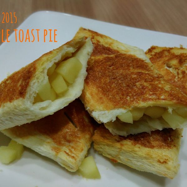 吐司蘋果派~~柔軟食感，真令人喜愛!! : roro一起做