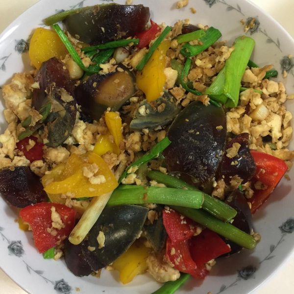 宮保皮蛋豆腐 : 甜甜一起做