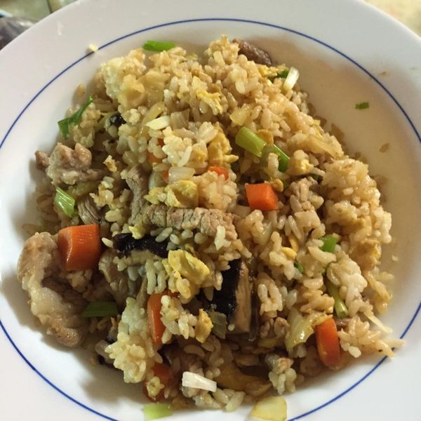 肉絲蛋炒飯 : 妮采一起做